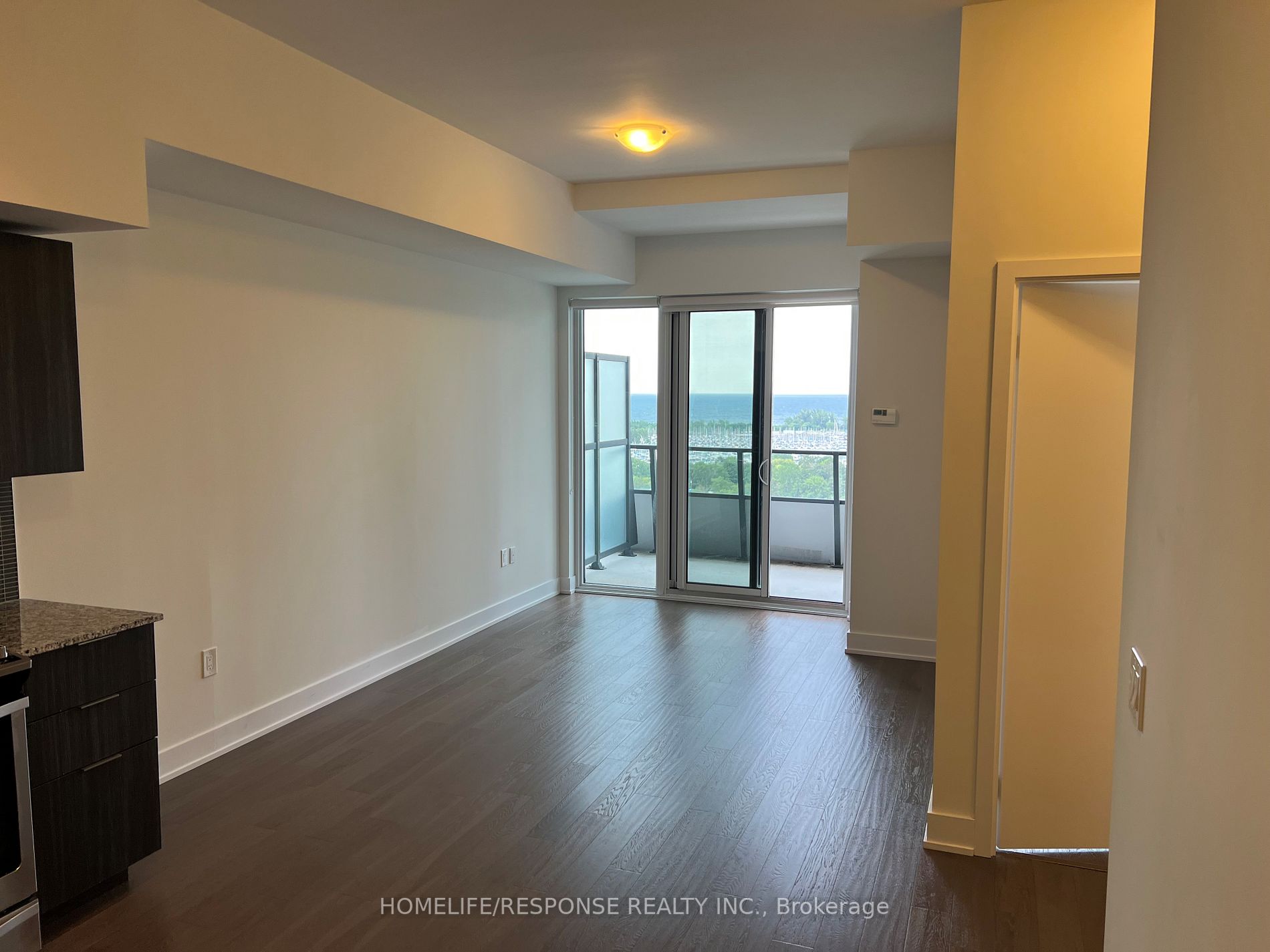 30 SHORE BREEZE Drive #1319
