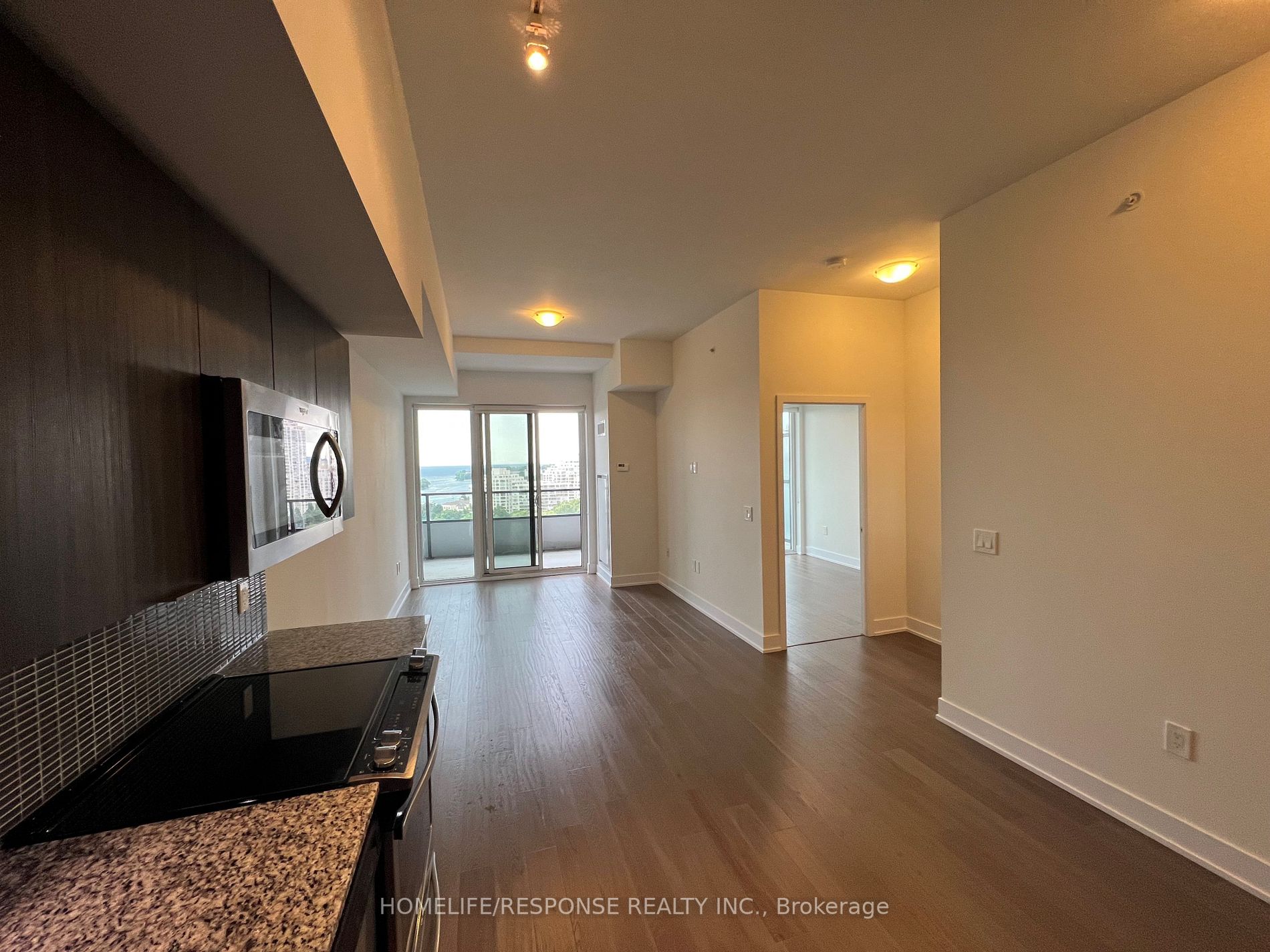 30 SHORE BREEZE Drive #1319