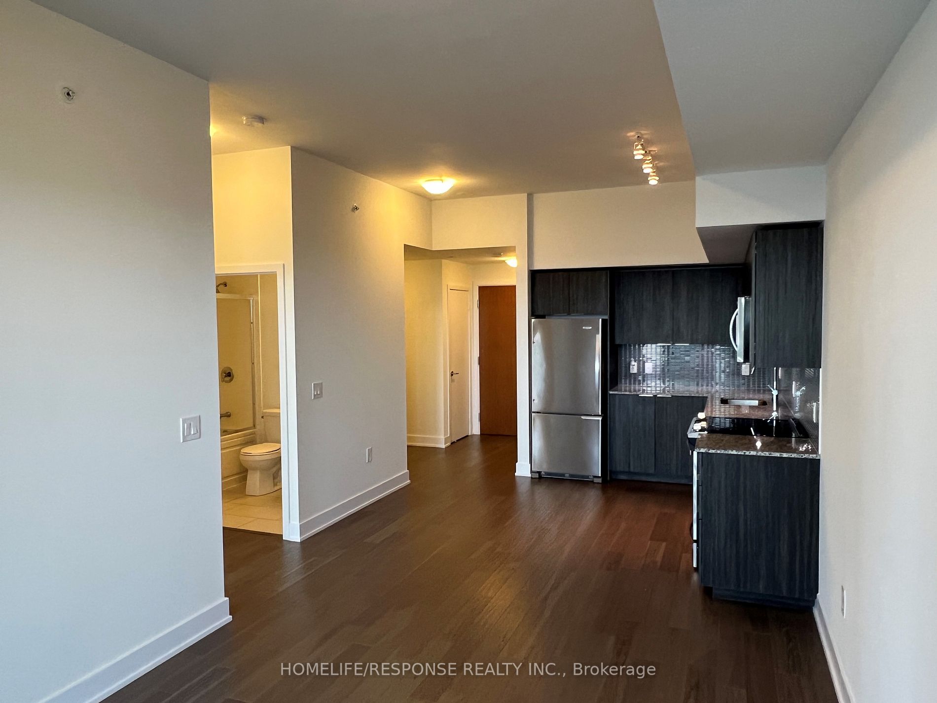 30 SHORE BREEZE Drive #1319