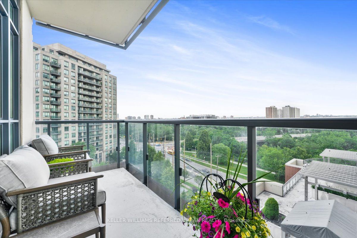 25 Fontenay Court, #808