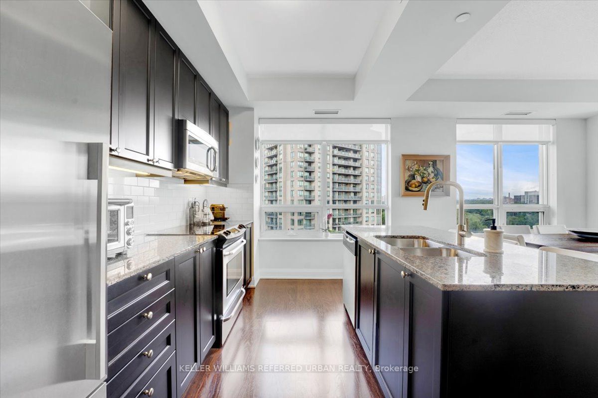 25 Fontenay Court, #808