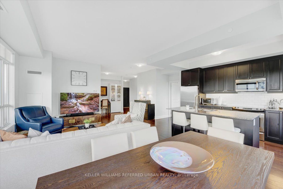 25 Fontenay Court, #808
