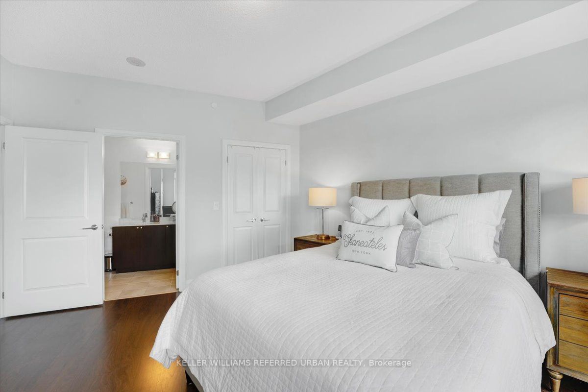 25 Fontenay Court, #808