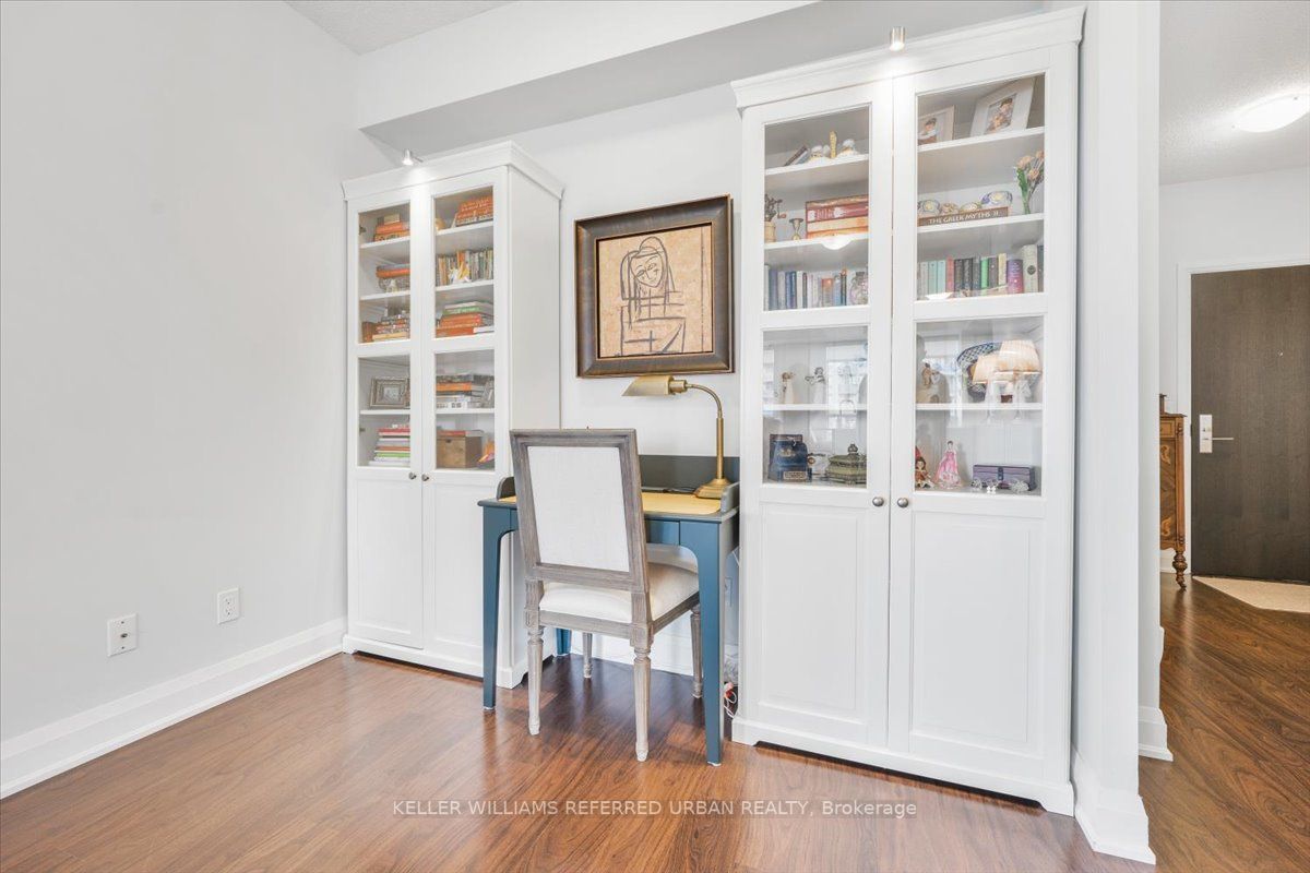 25 Fontenay Court, #808
