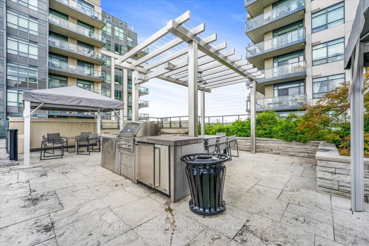 25 Fontenay Court, #808