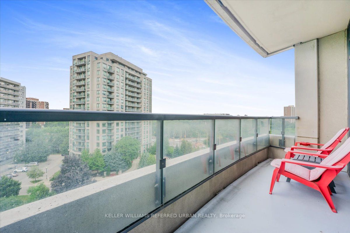 25 Fontenay Court, #808