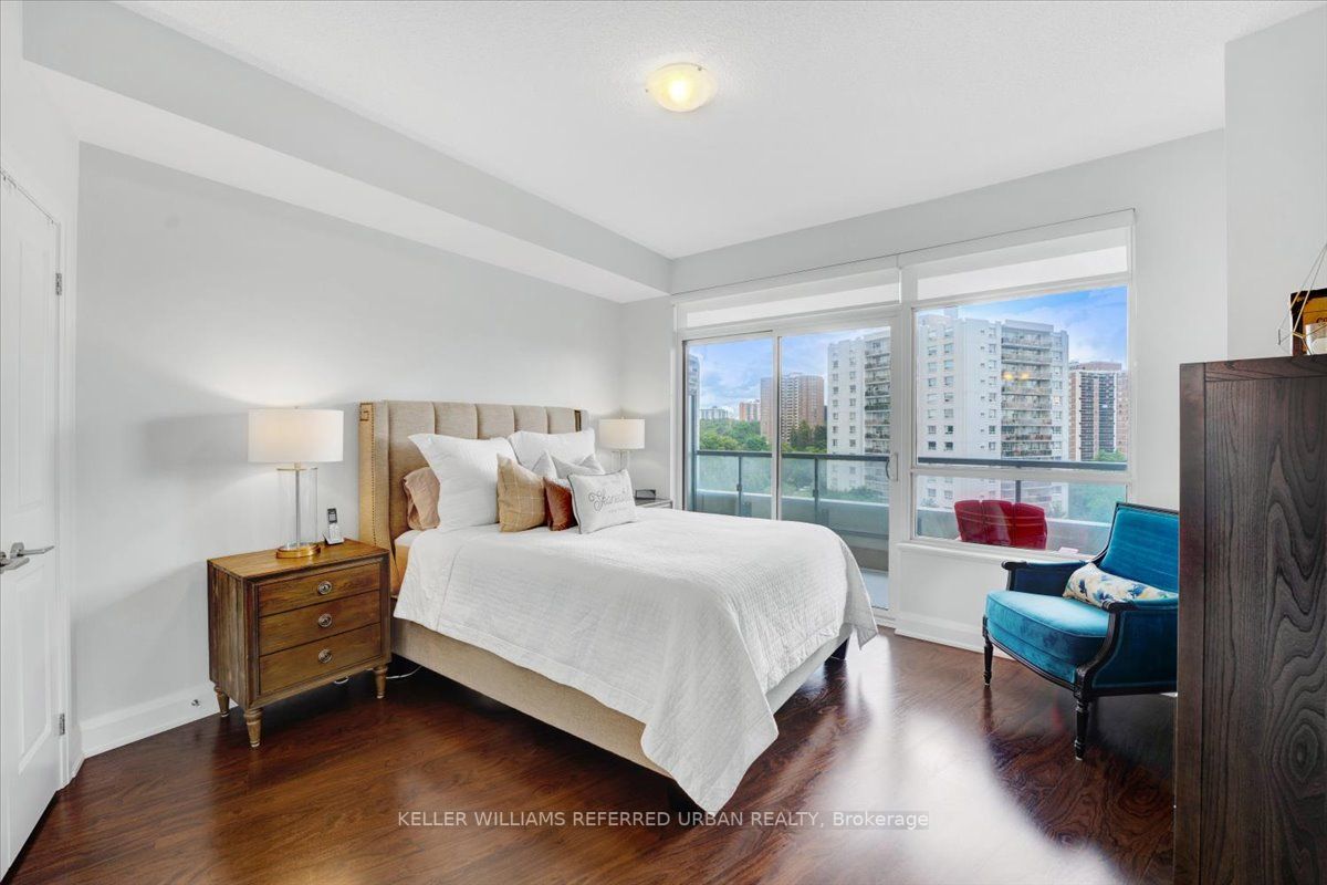 25 Fontenay Court, #808