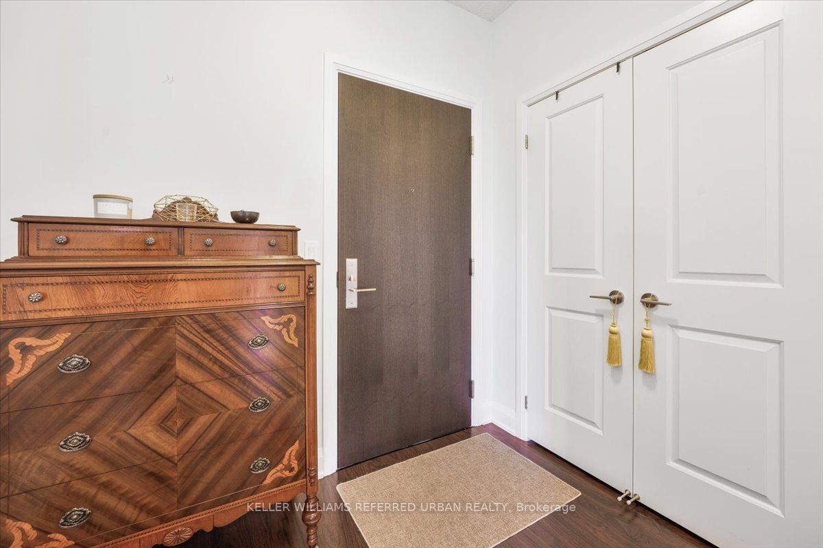 25 Fontenay Court, #808