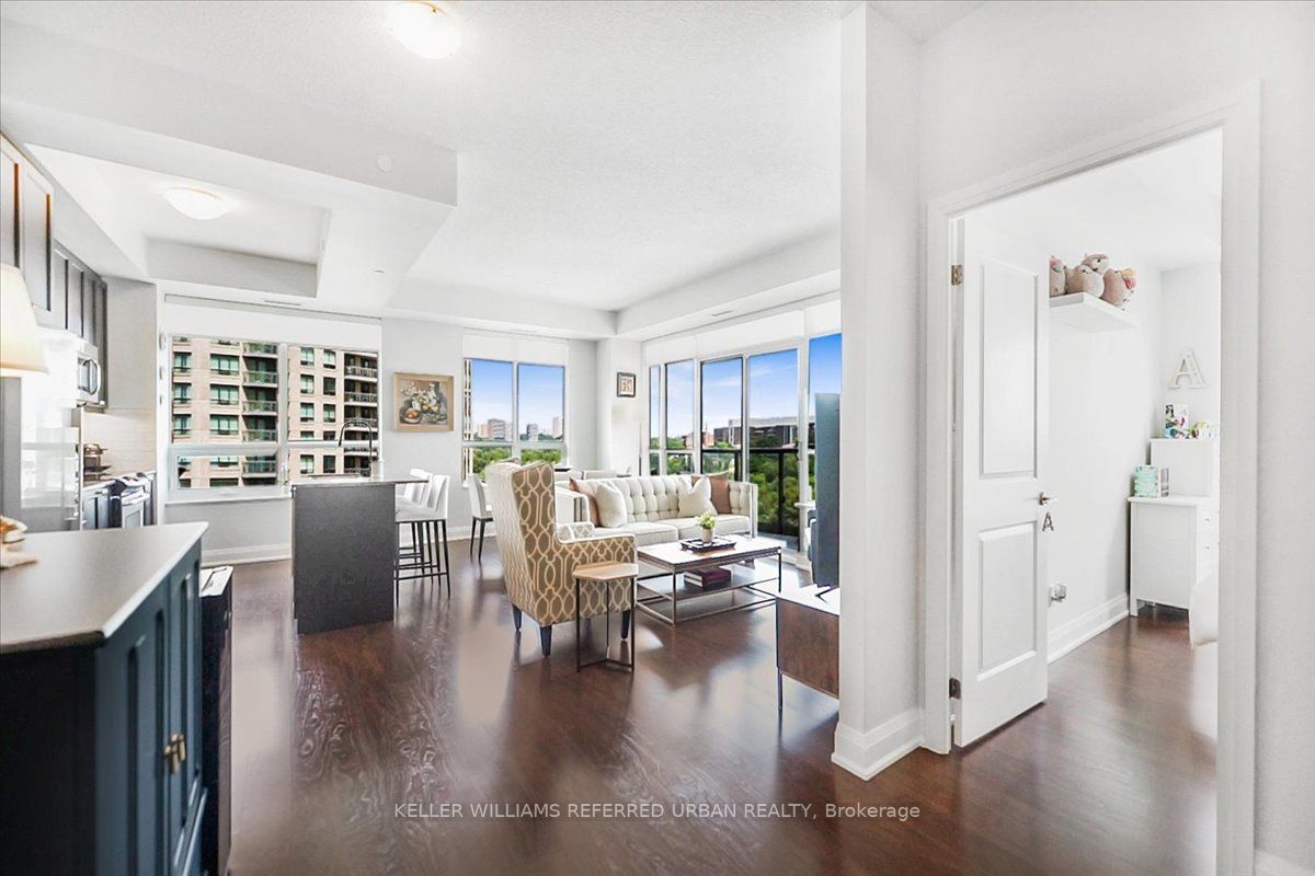 25 Fontenay Court, #808