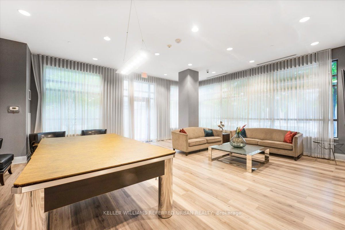 25 Fontenay Court, #808