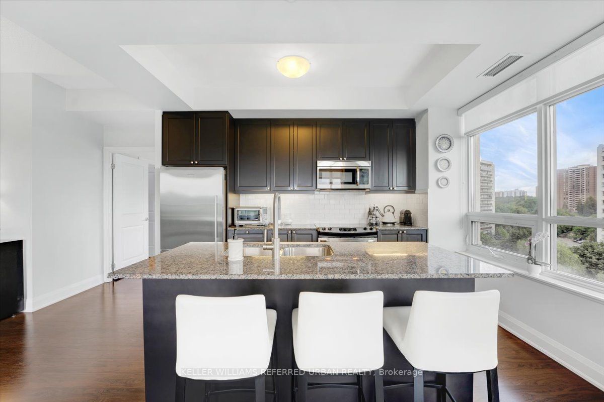 25 Fontenay Court, #808