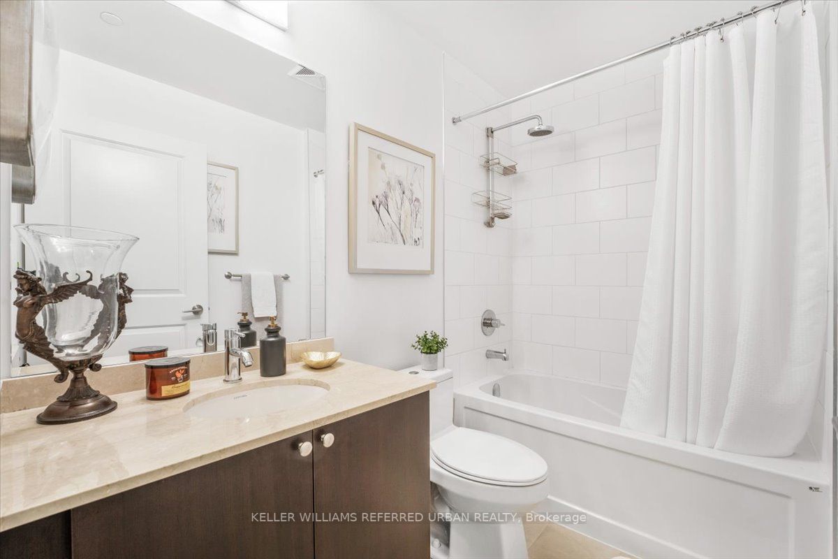 25 Fontenay Court, #808