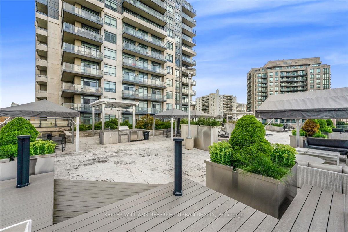 25 Fontenay Court, #808