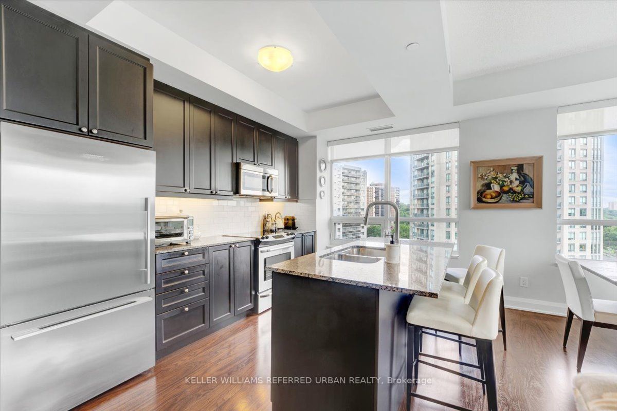 25 Fontenay Court, #808
