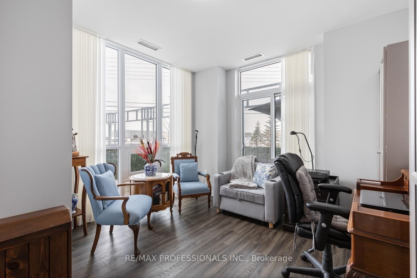 4699 Glen Erin Dr, #109