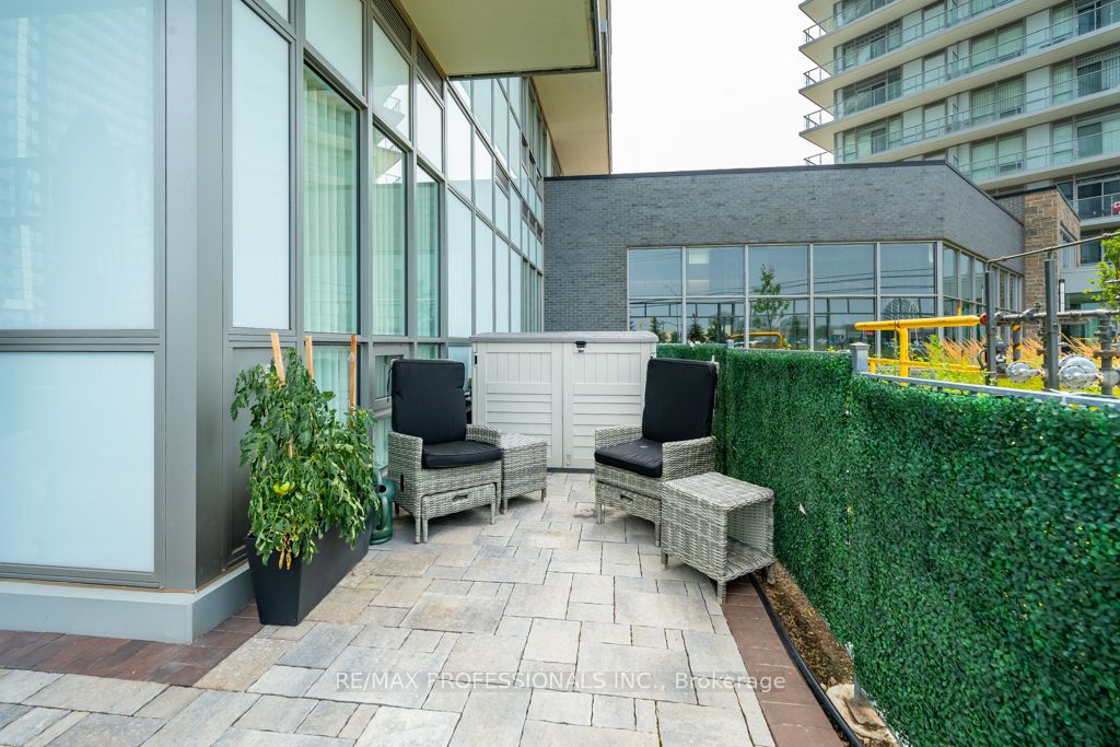 4699 Glen Erin Dr, #109