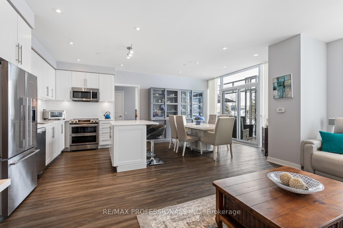4699 Glen Erin Dr, #109