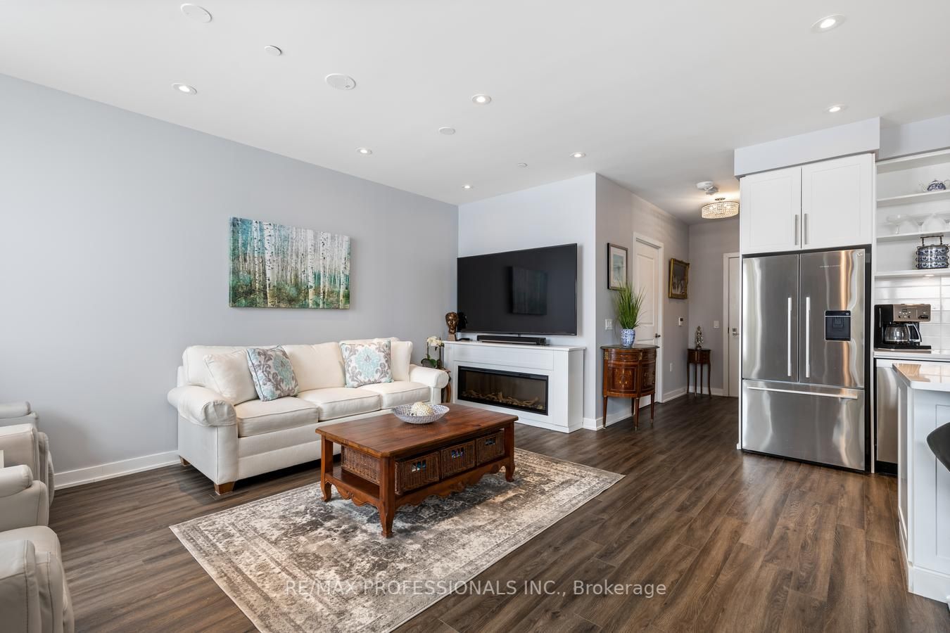 4699 Glen Erin Dr, #109