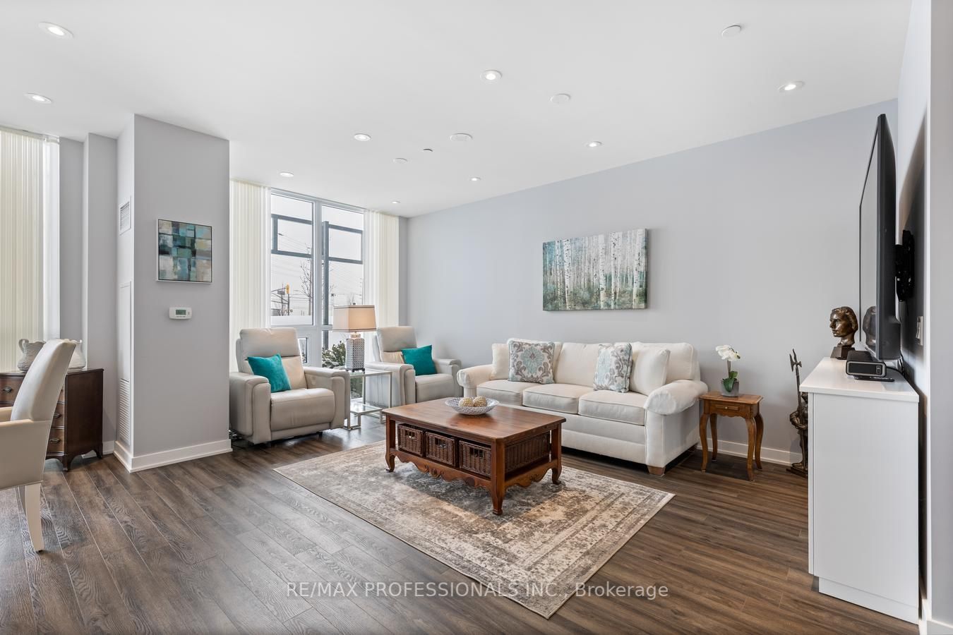 4699 Glen Erin Dr, #109