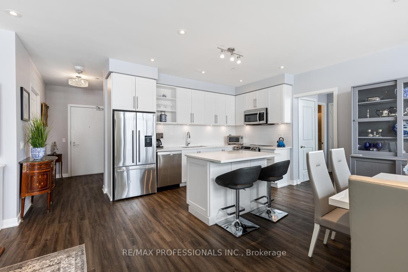 4699 Glen Erin Dr, #109