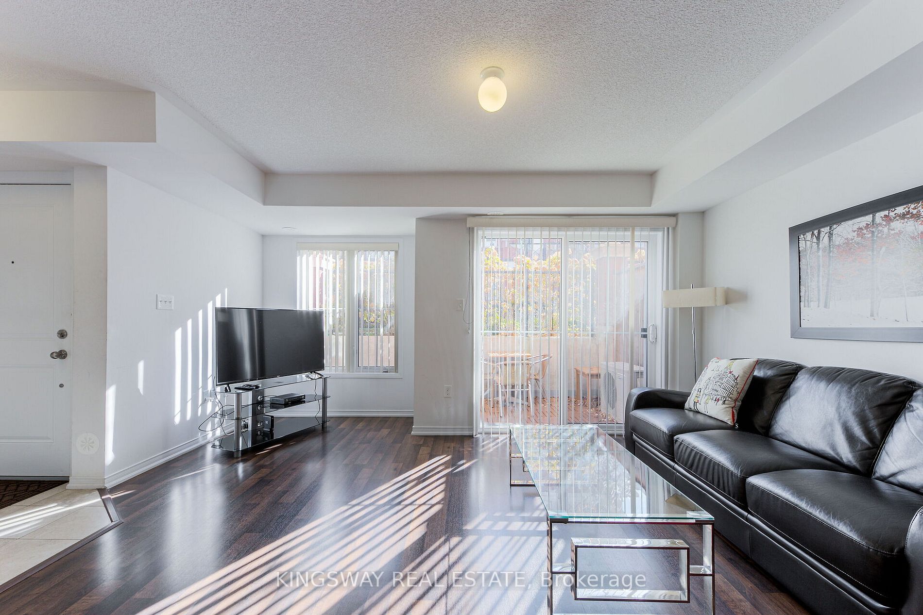 2492 Post Rd, #22