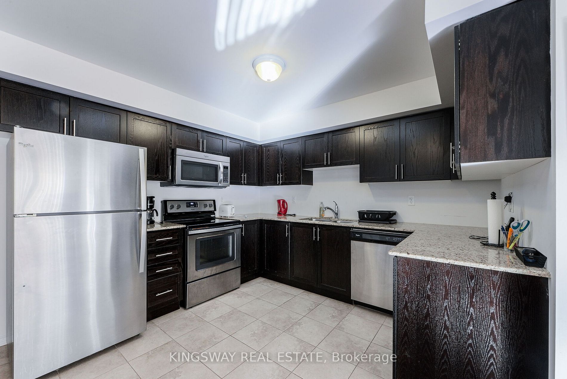 2492 Post Rd, #22