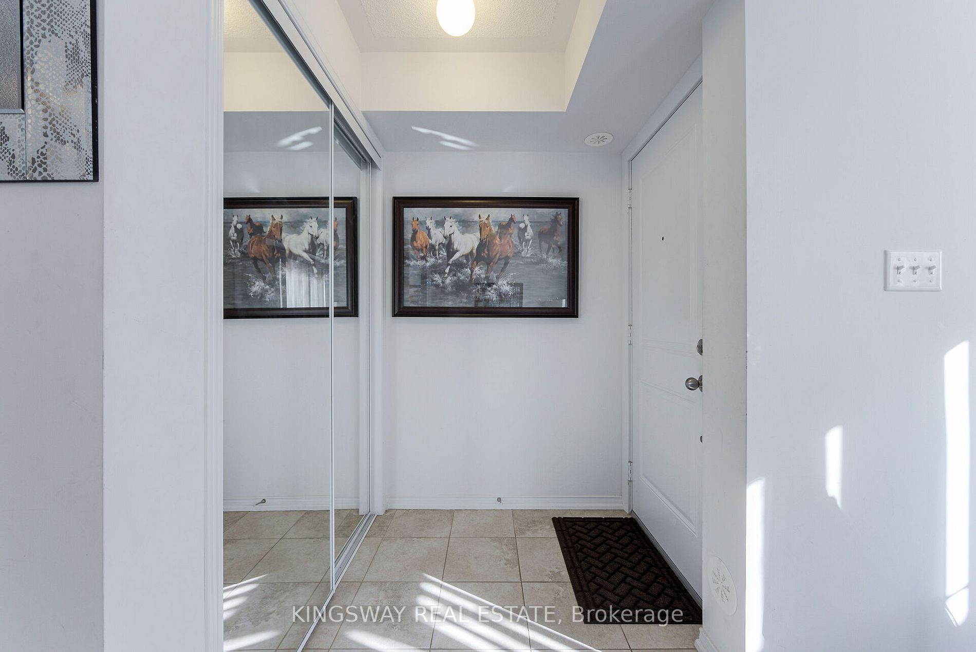 2492 Post Rd, #22