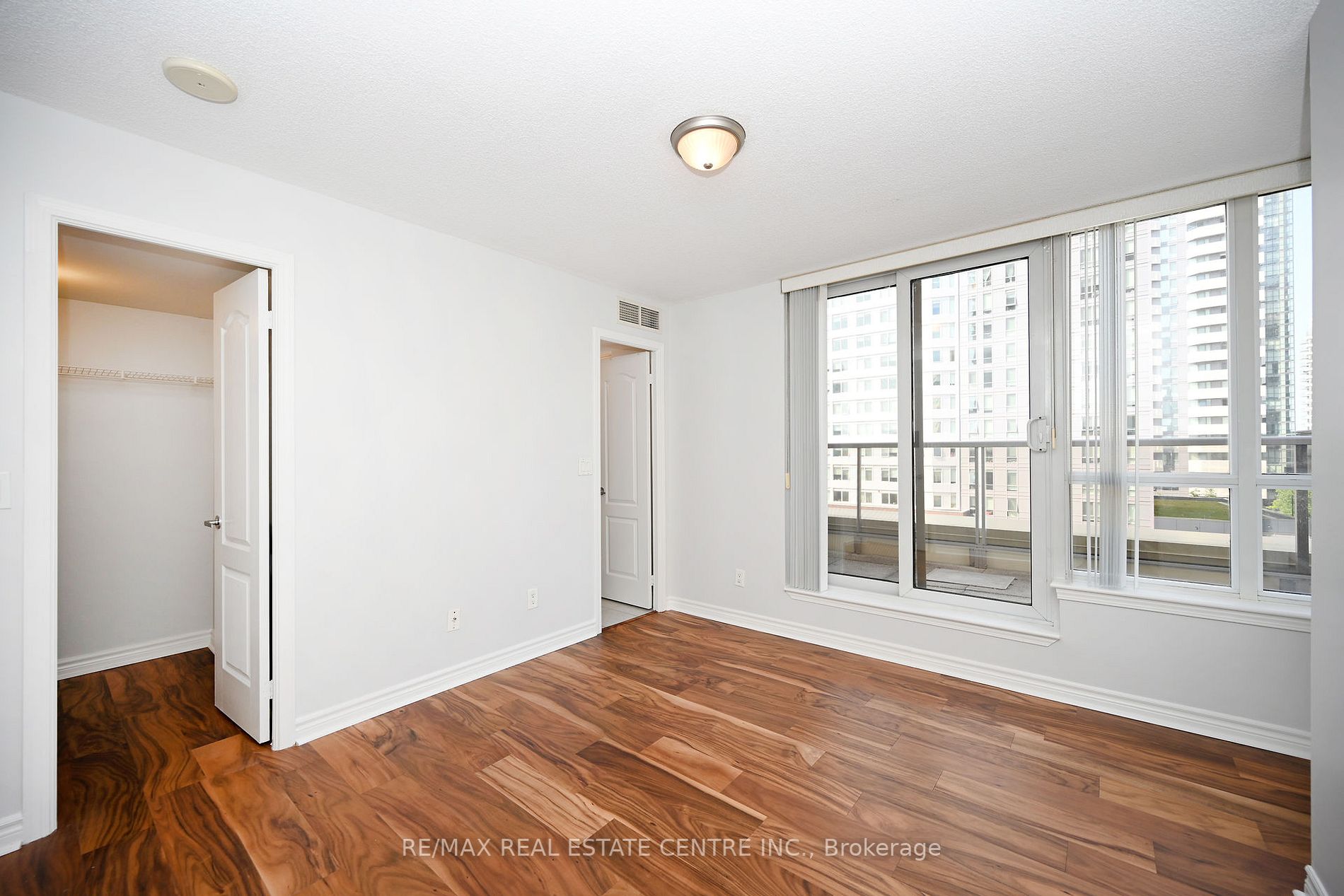 4080 Living Arts Dr, #805