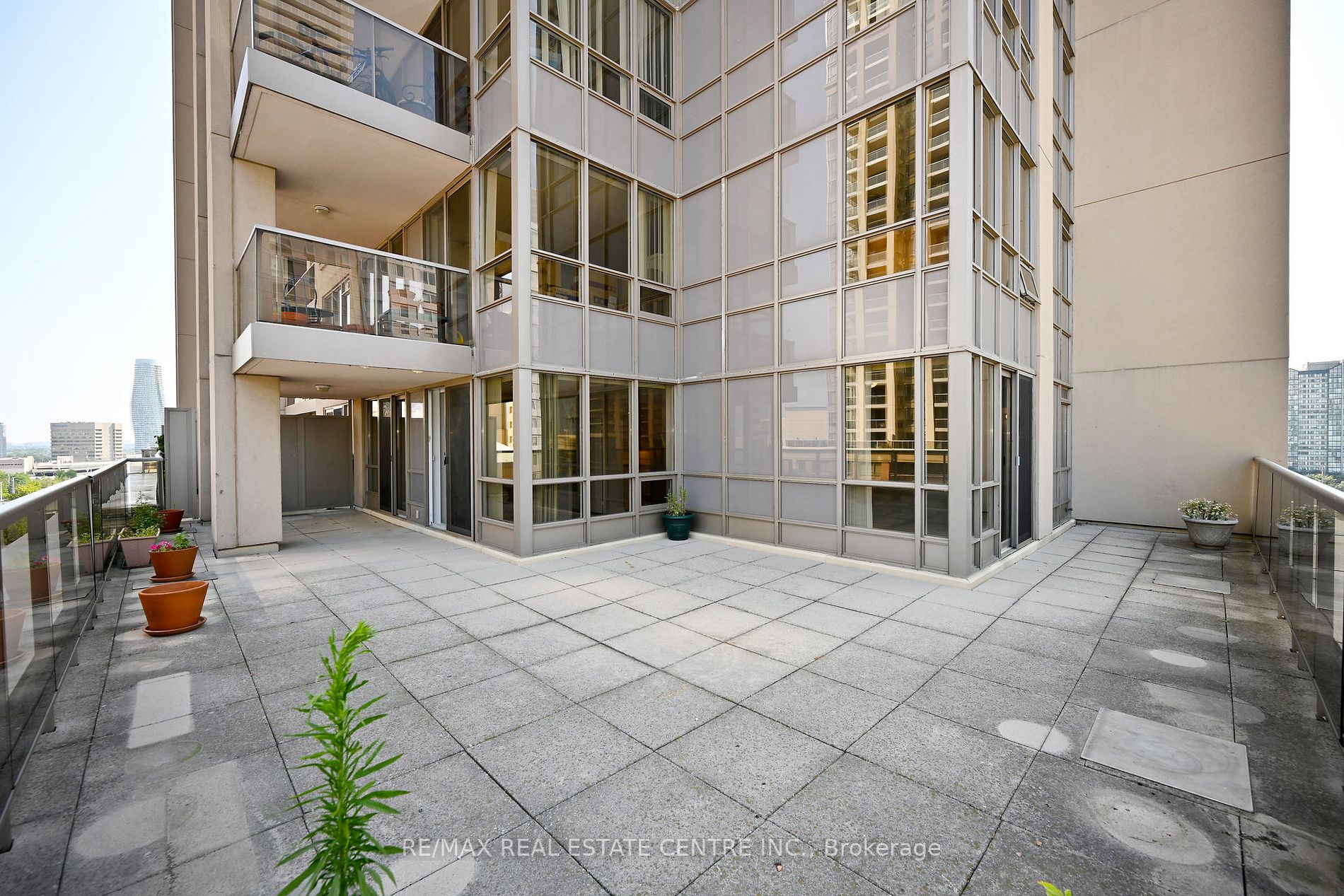 4080 Living Arts Dr, #805