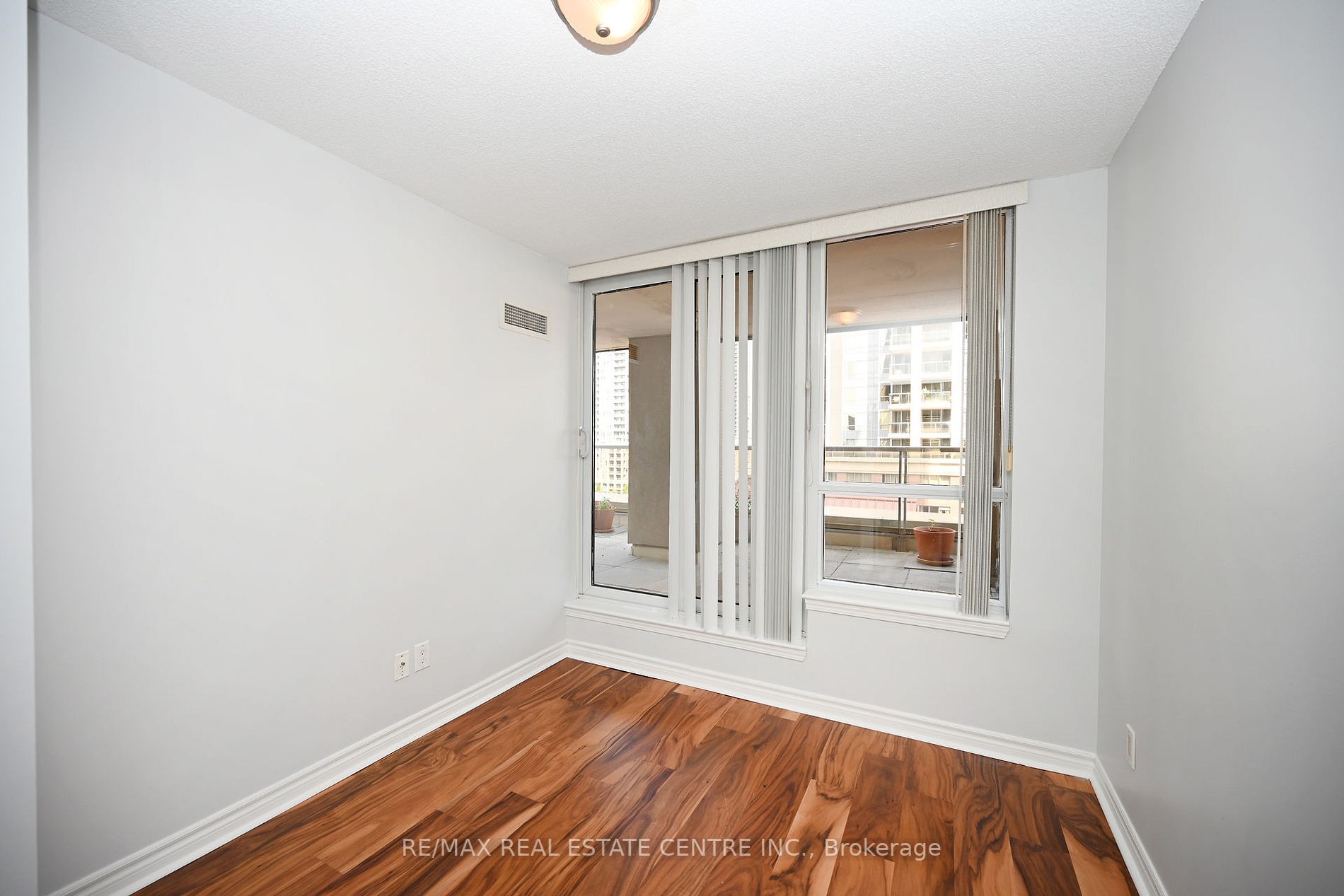 4080 Living Arts Dr, #805