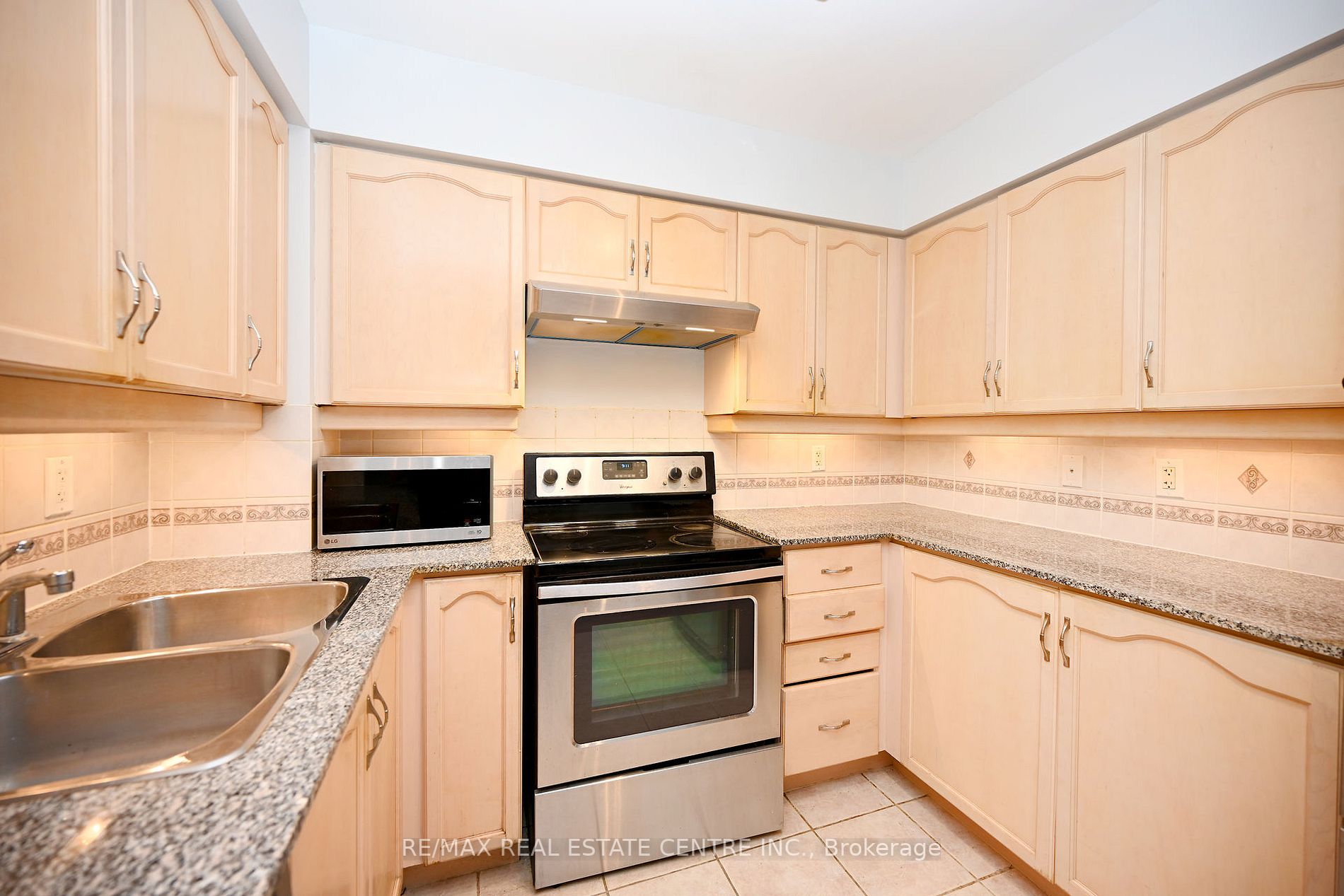 4080 Living Arts Dr, #805