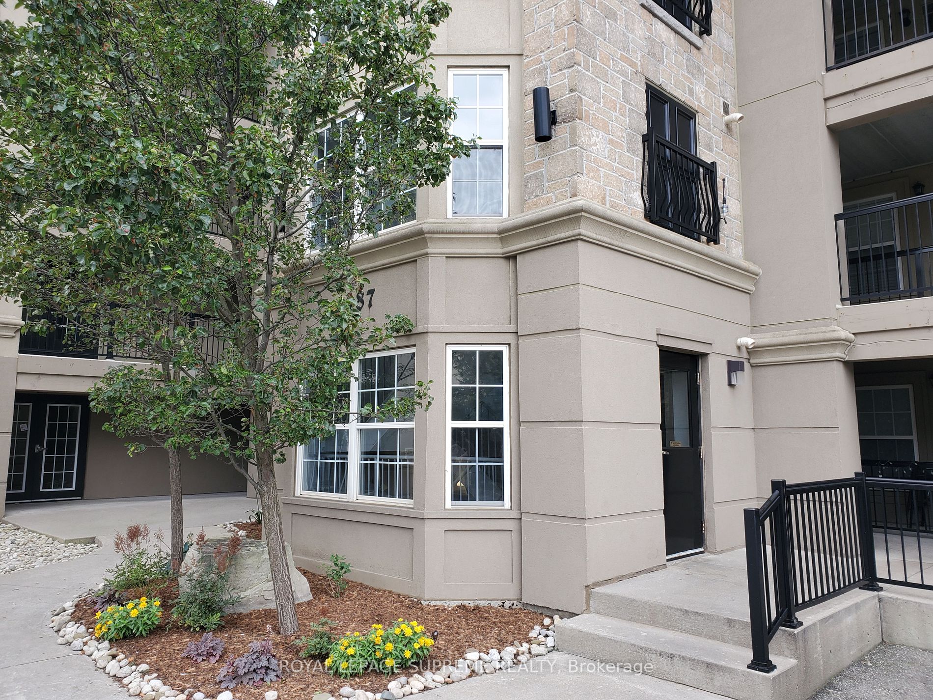 1487 Maple Ave, #104