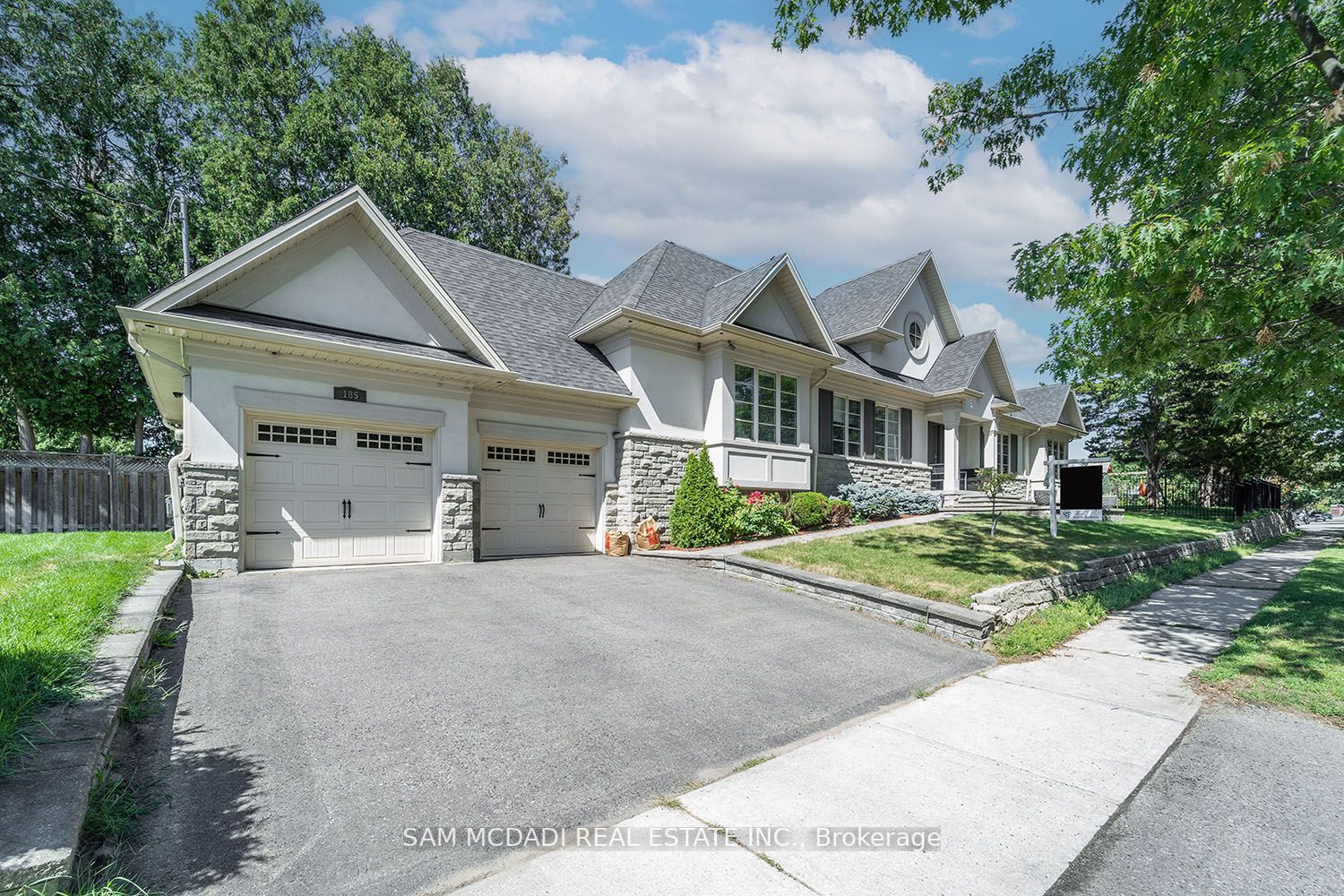 Listing W6689378 - Large Photo # 2