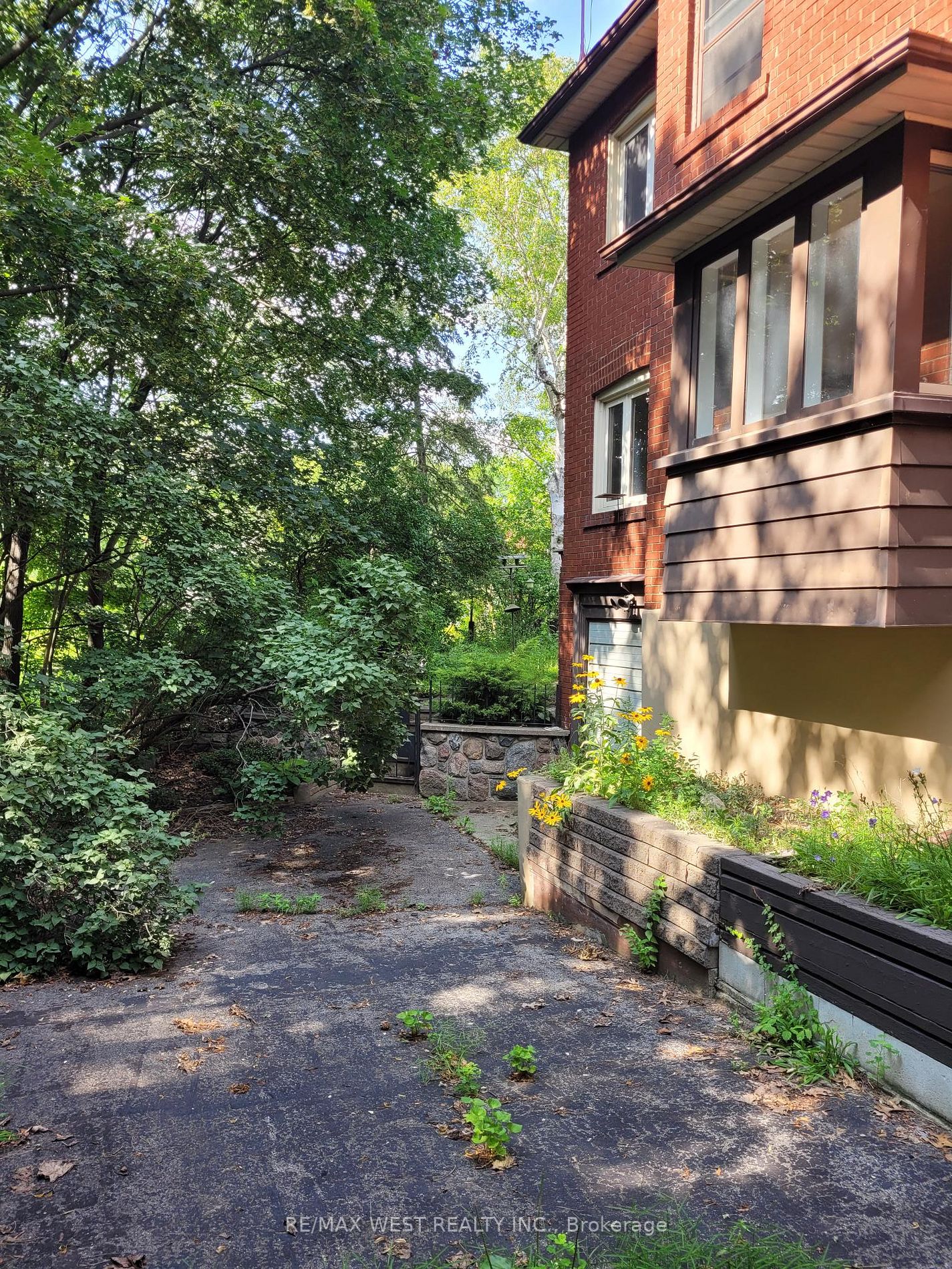 16 Rambert Cres