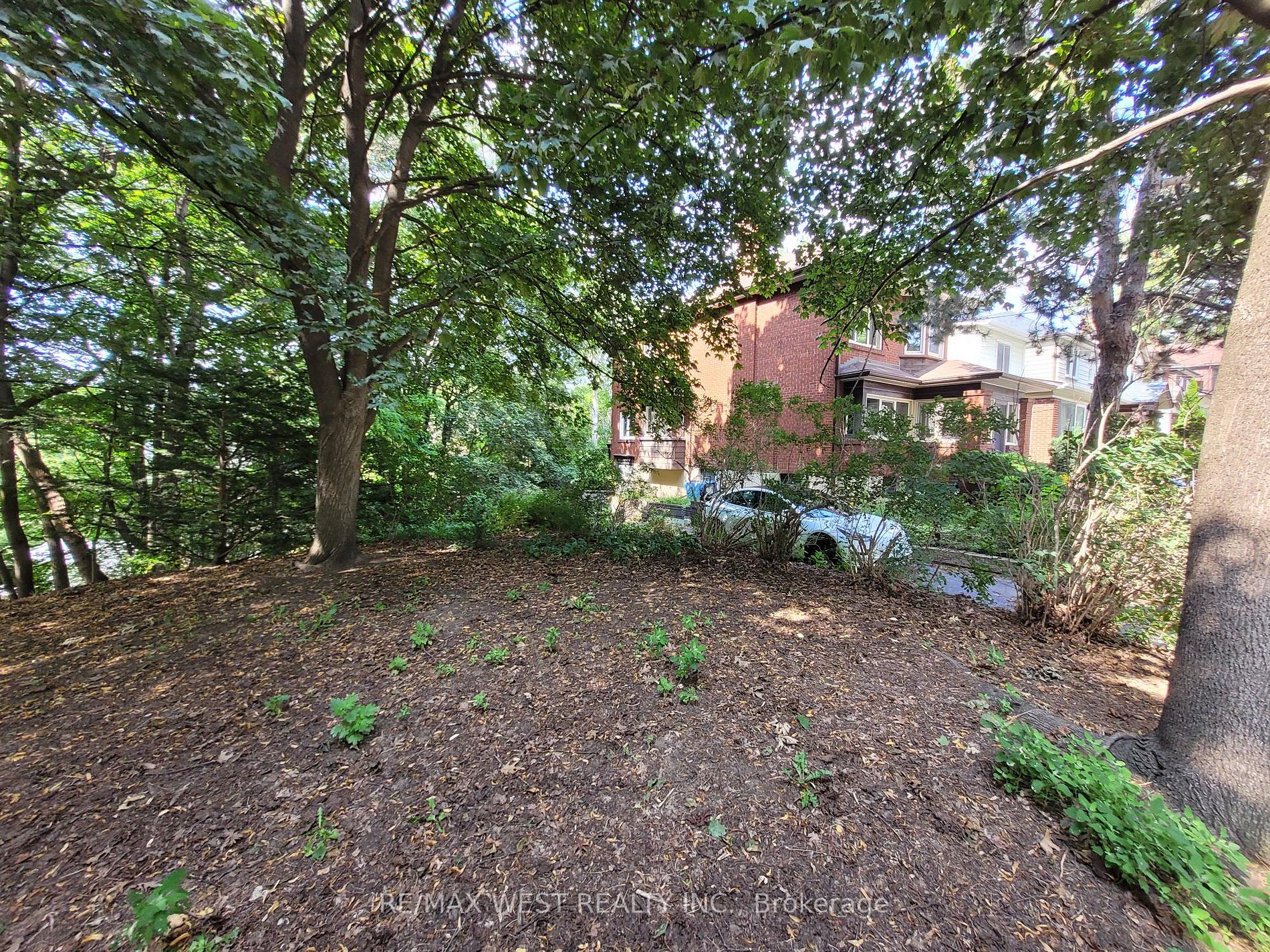 16 Rambert Cres