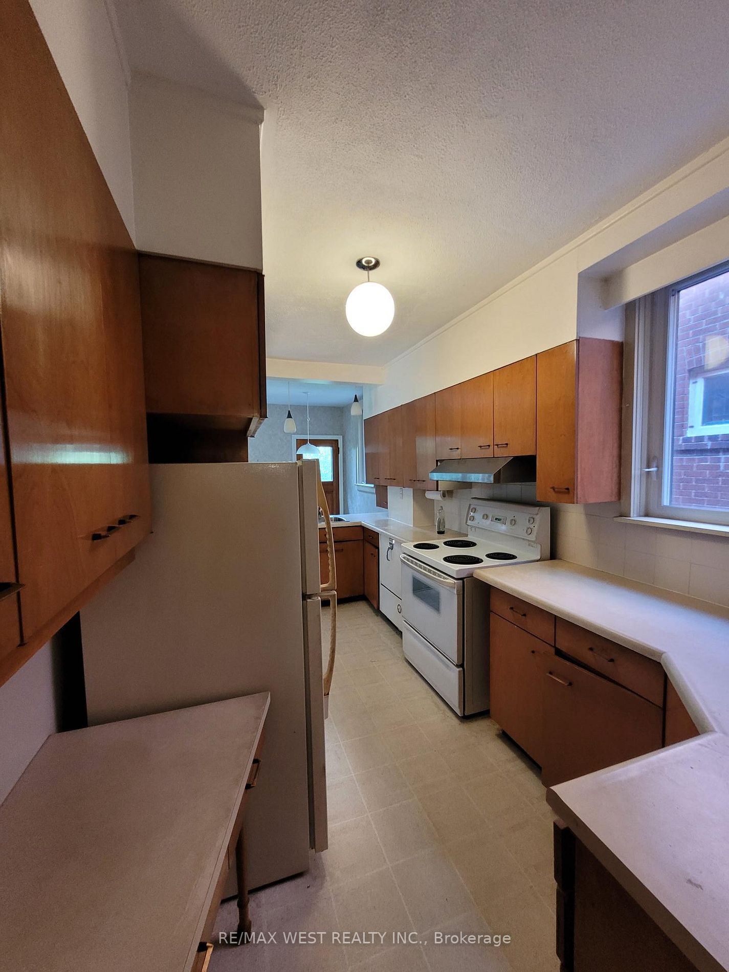 16 Rambert Cres