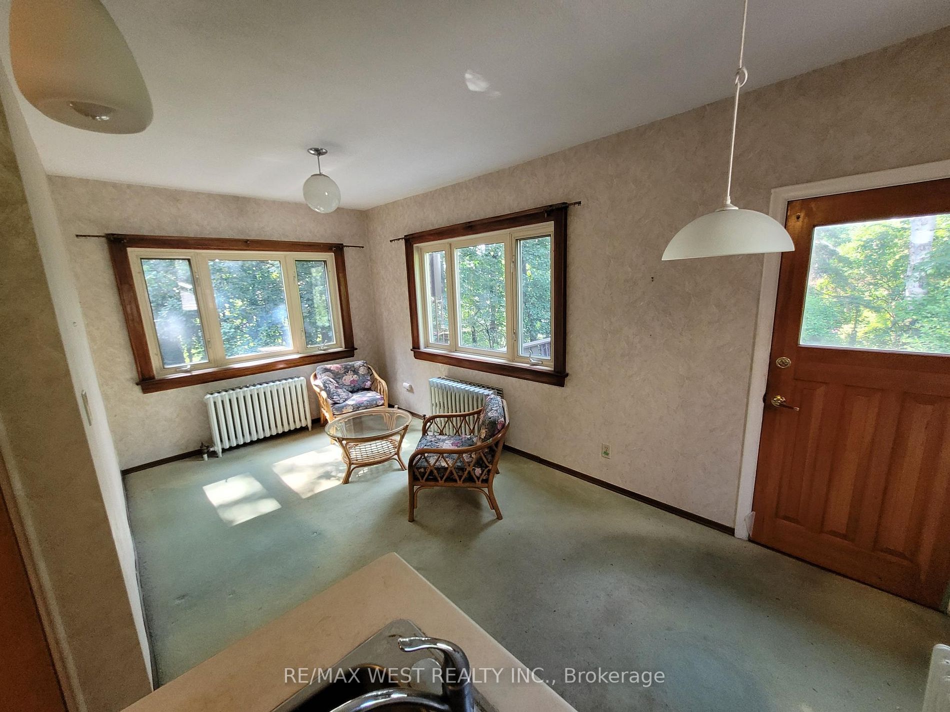 16 Rambert Cres