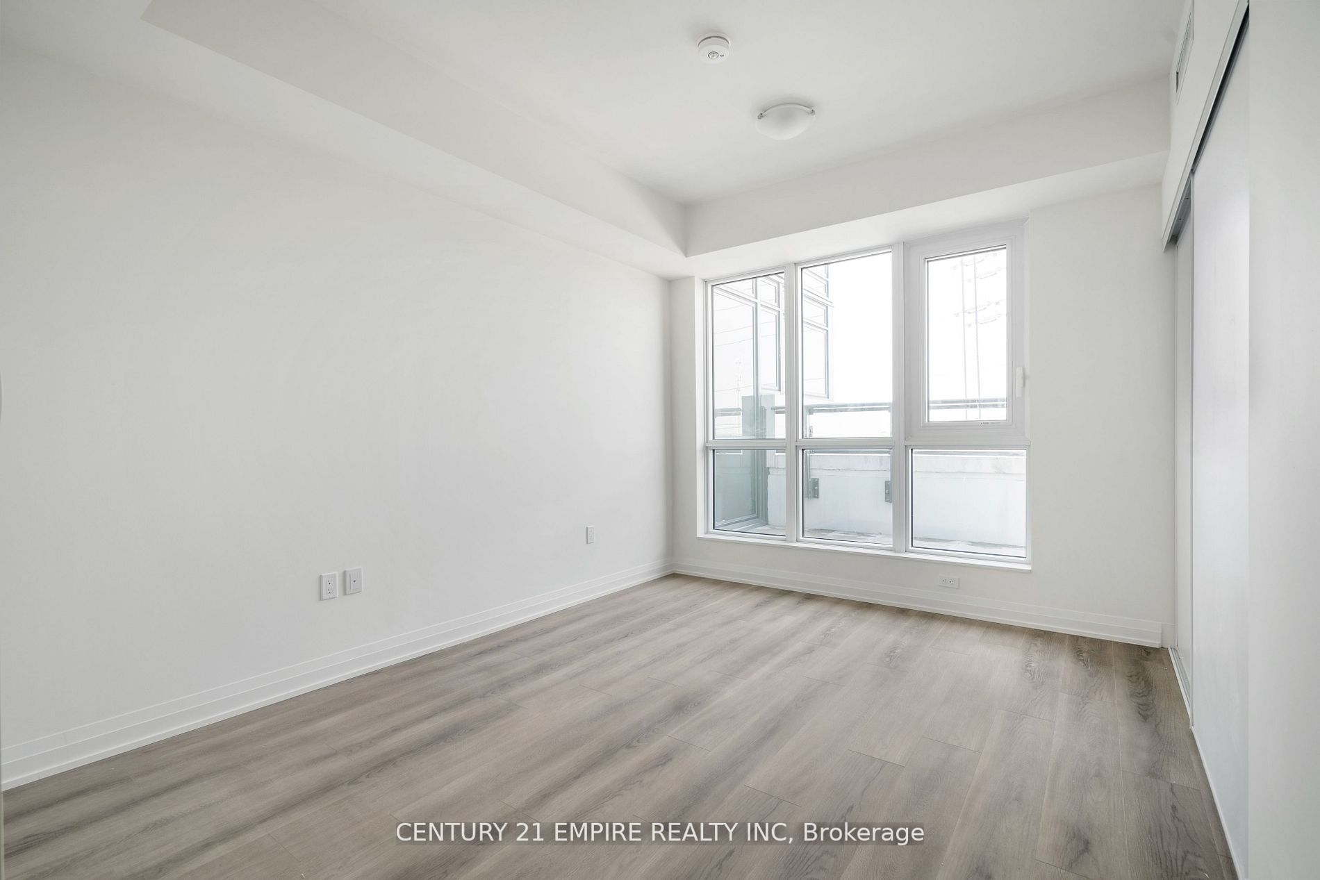 509 Dundas Street, #306