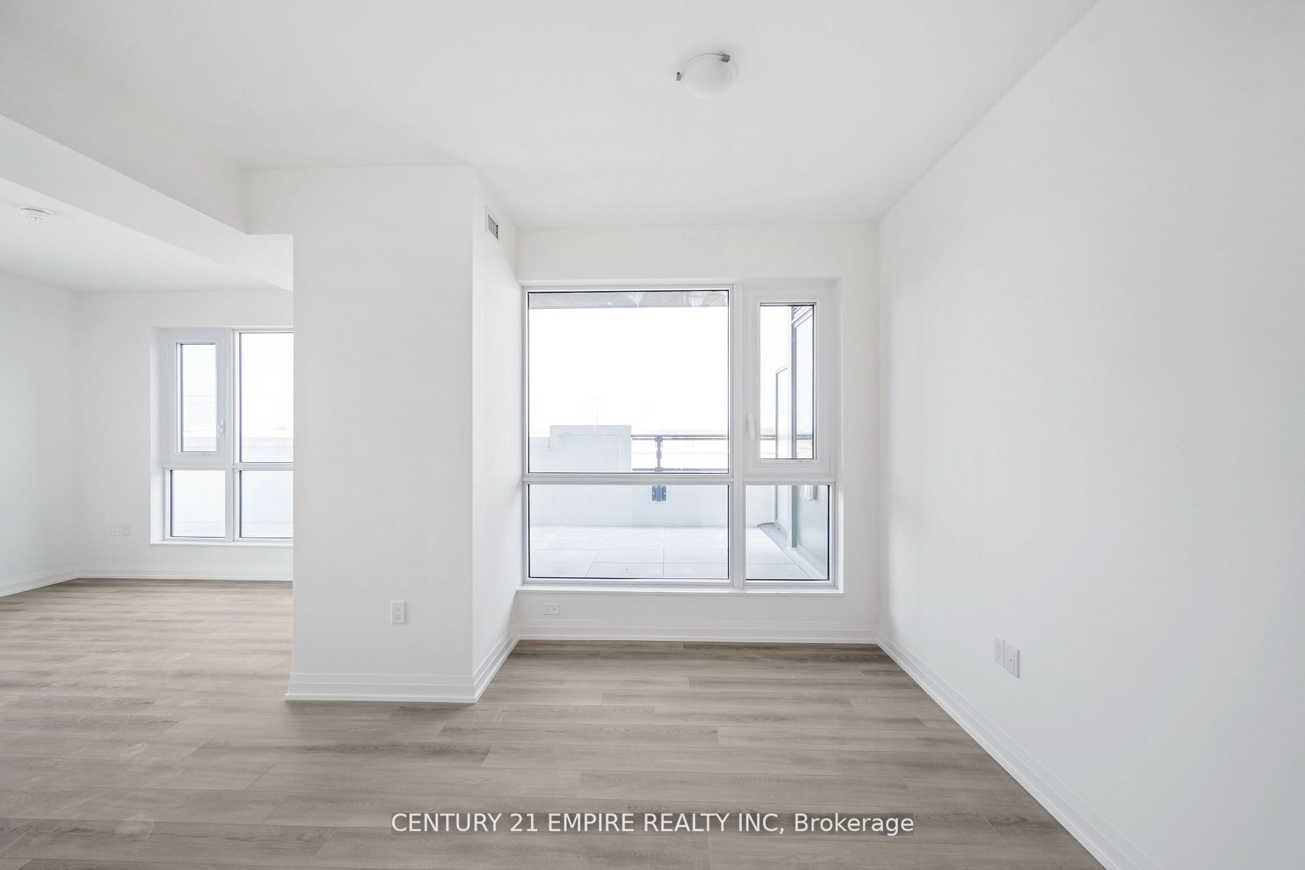 509 Dundas Street, #306