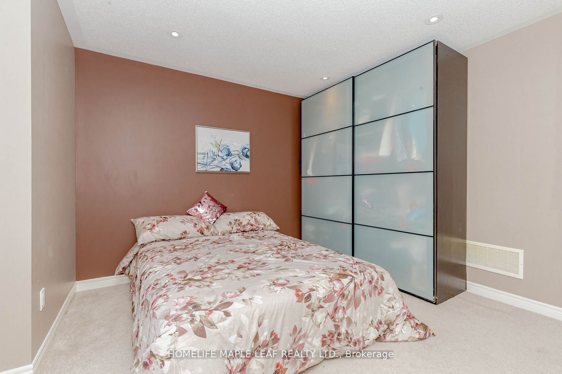 45 Interlacken Dr