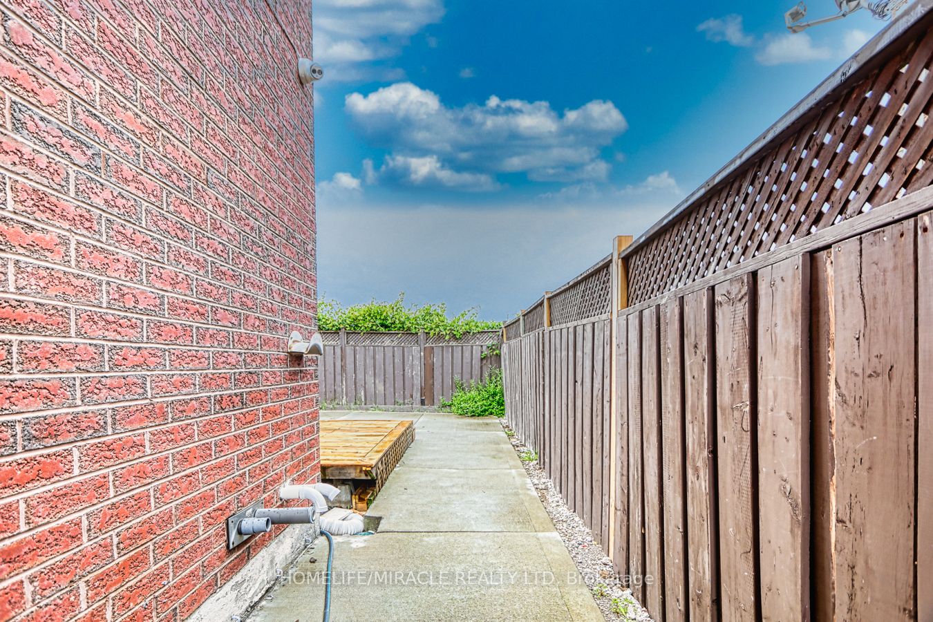 272 Pressed Brick Dr