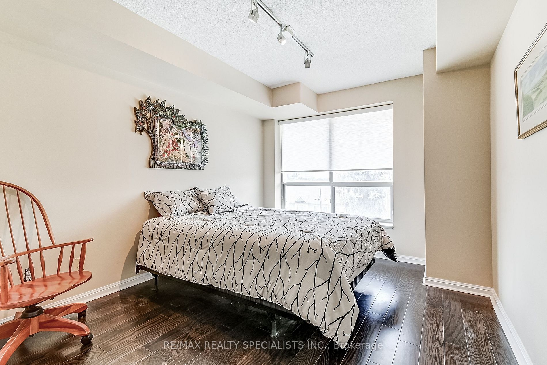 1150 Parkwest Pl, #404