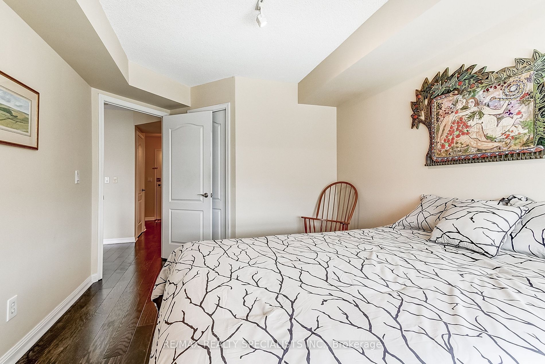 1150 Parkwest Pl, #404