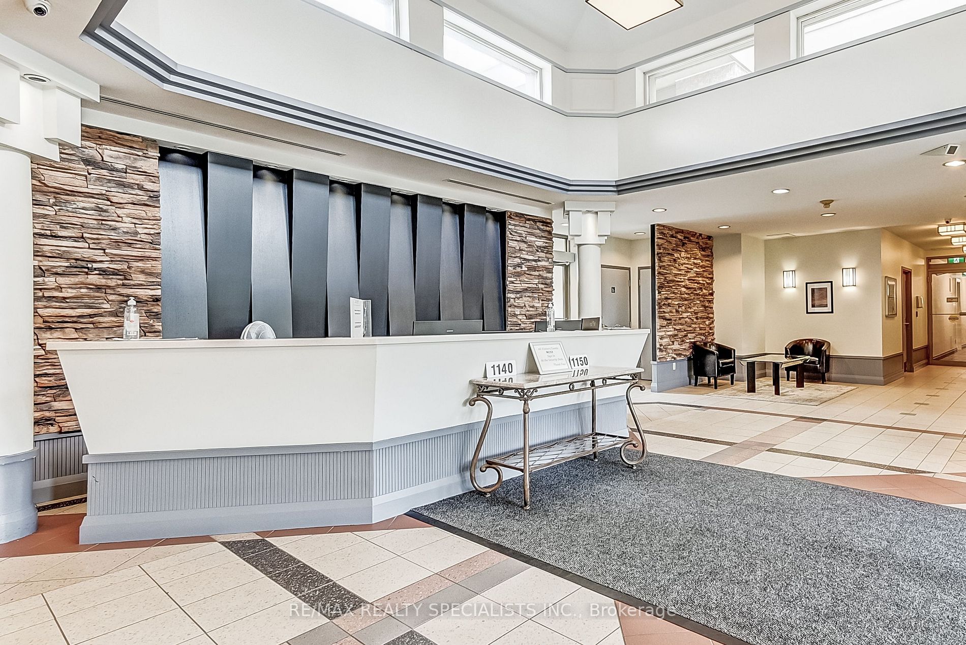 1150 Parkwest Pl, #404