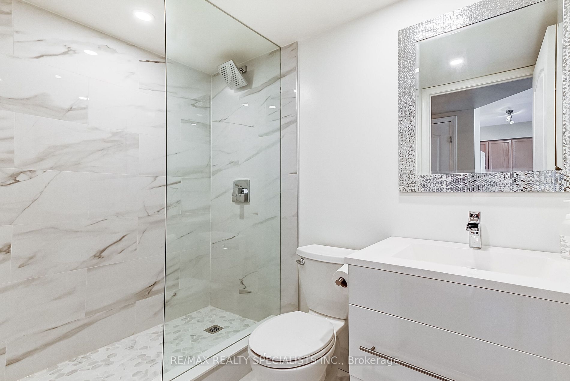 1150 Parkwest Pl, #404