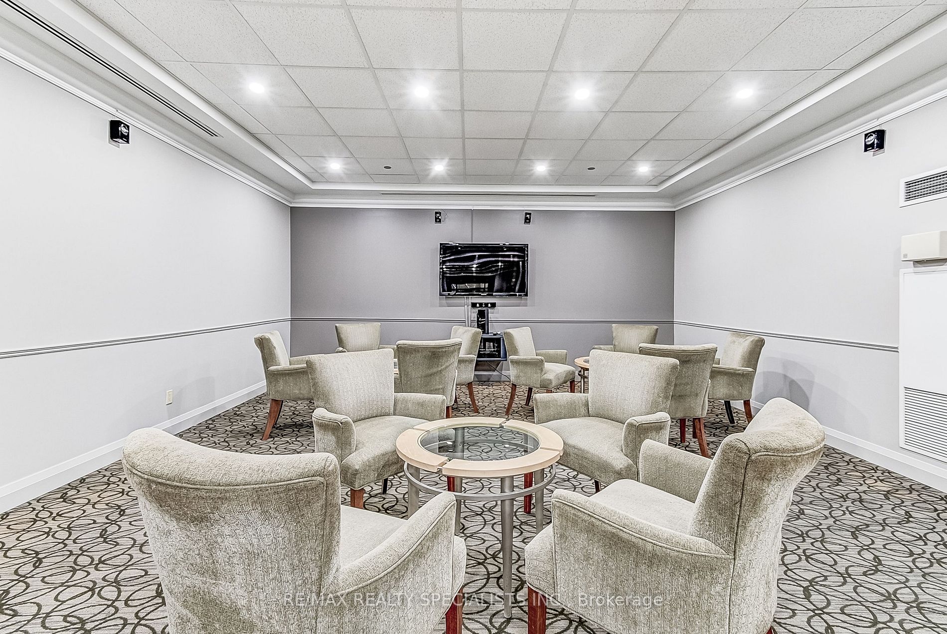 1150 Parkwest Pl, #404