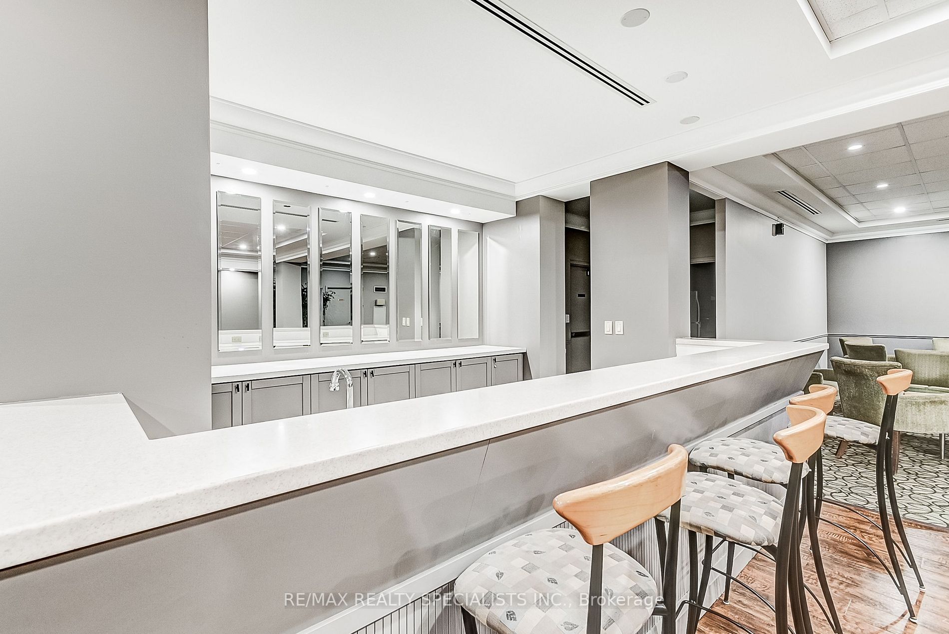 1150 Parkwest Pl, #404