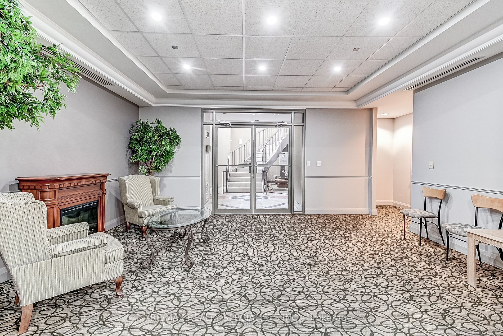 1150 Parkwest Pl, #404