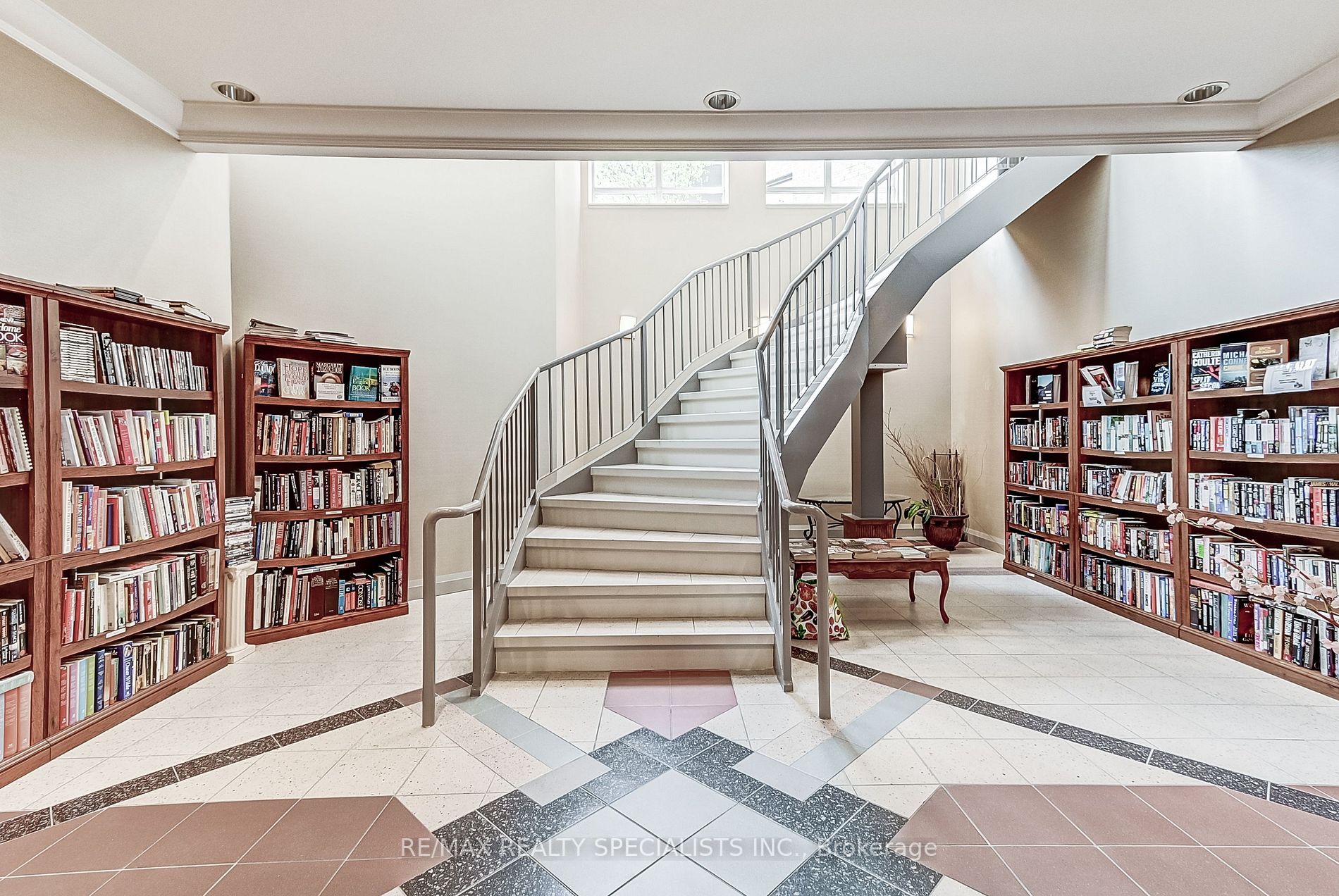1150 Parkwest Pl, #404