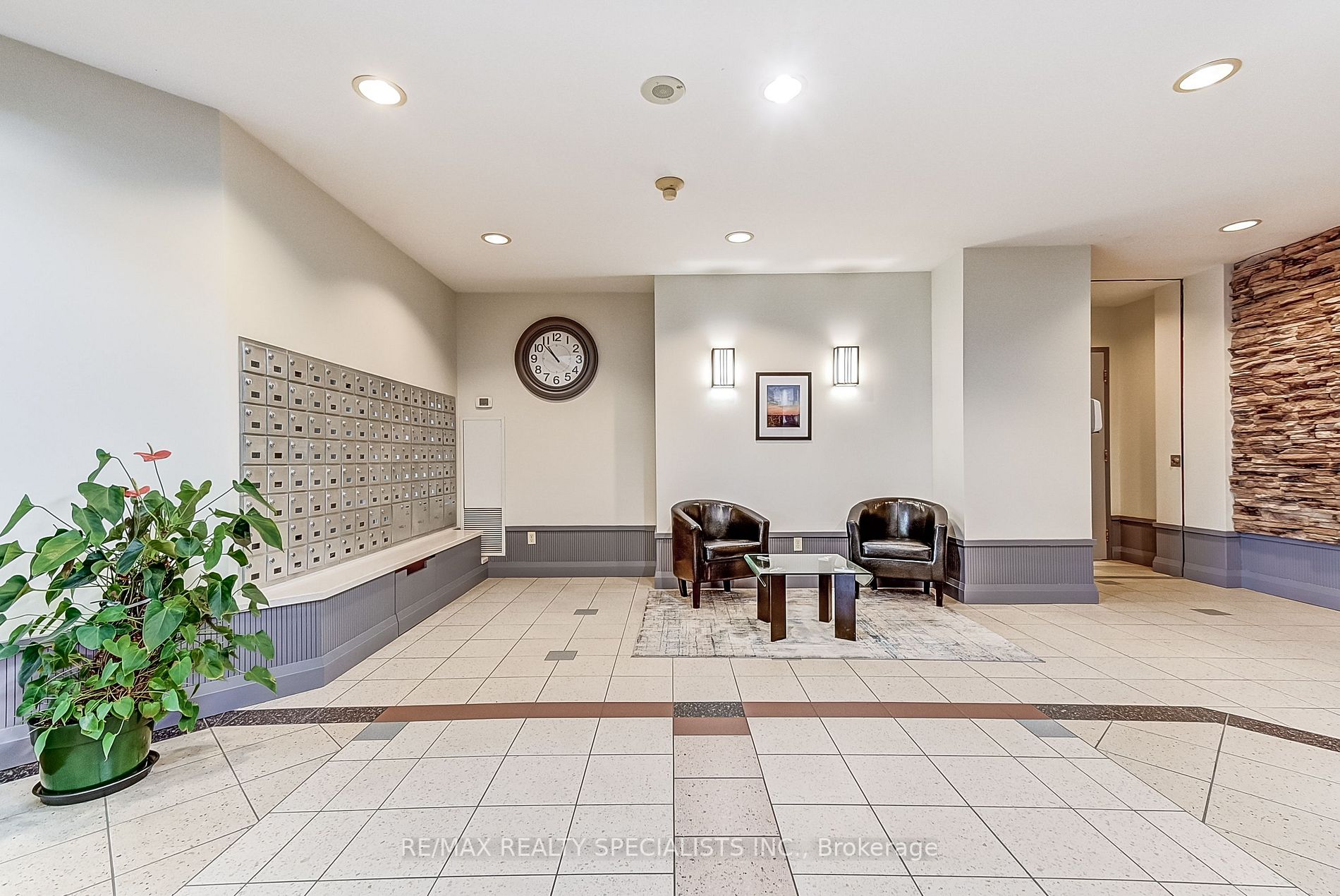 1150 Parkwest Pl, #404